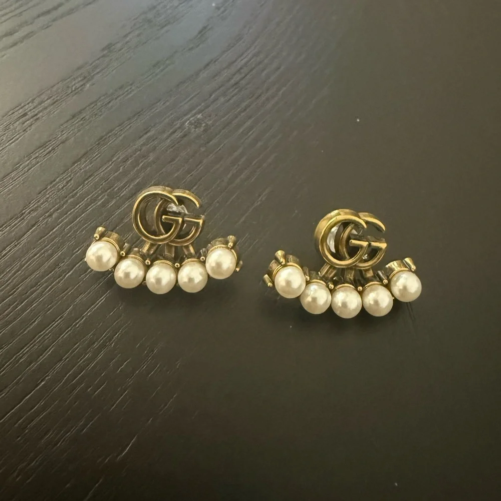 Brand new with box & dustbag Gucci Gold tone with Pearl Double G Stud Earrings - Picture 3 of 10